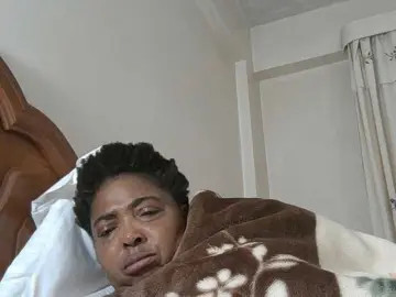 Pussylips53  live sex cam
