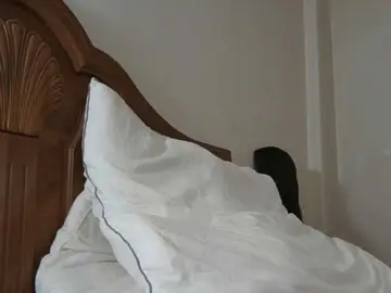 Pussylips53  live sex cam