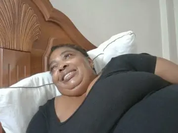 Pussylips53  live sex cam