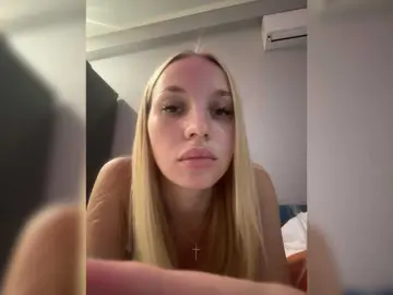Bimbofoot  live sex cam