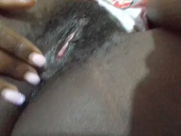 Slutty-rihh  live sex cam