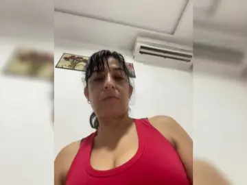 Lili147  live sex cam