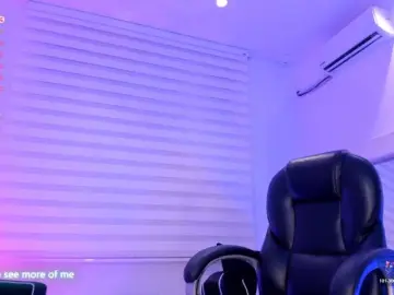 NickyLawson  live sex cam