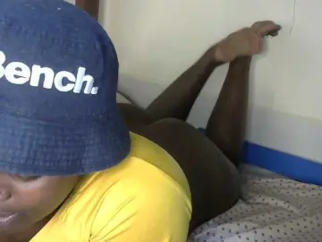 SlutyZari1  live sex cam