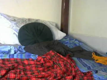 SlutyZari1  live sex cam
