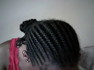 Sexy-muna  live sex cam