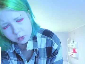 LittleKittenStar  live sex cam