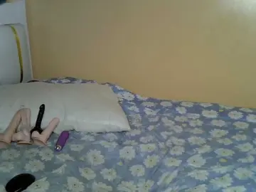 PetitePeachyy  live sex cam