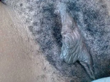 Skinybitchx  live sex cam