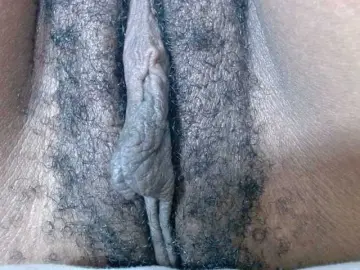 Skinybitchx  live sex cam