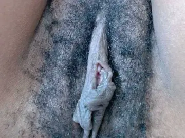 Skinybitchx  live sex cam