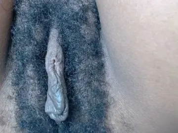 Skinybitchx  live sex cam