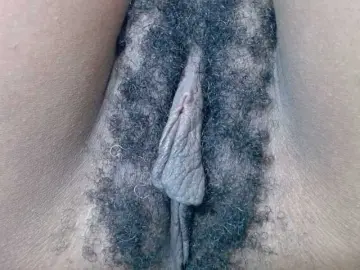 Skinybitchx  live sex cam