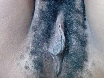 Skinybitchx  live sex cam