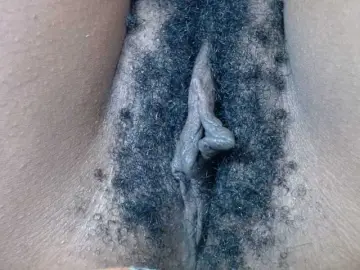 Skinybitchx  live sex cam