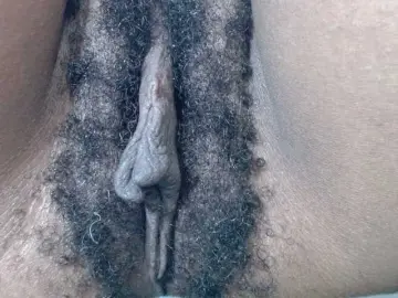 Skinybitchx  live sex cam