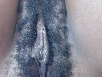 Skinybitchx  live sex cam