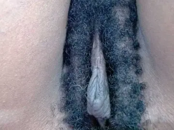Skinybitchx  live sex cam