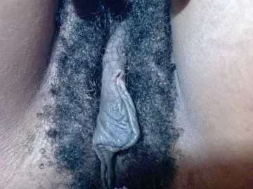 Skinybitchx  live sex cam
