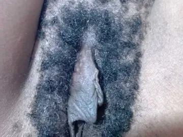 Skinybitchx  live sex cam