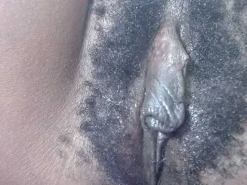 Skinybitchx  live sex cam