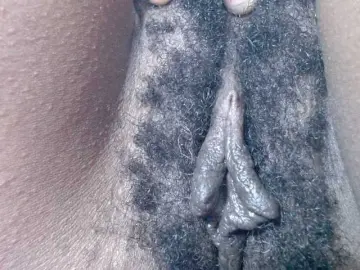 Skinybitchx  live sex cam