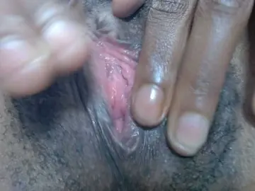 Skinybitchx  live sex cam