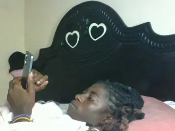 Slutybitch1  live sex cam