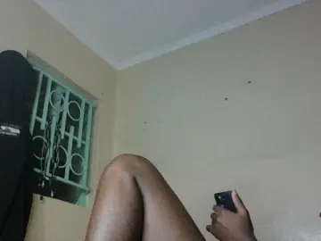 Slutybitch1  live sex cam