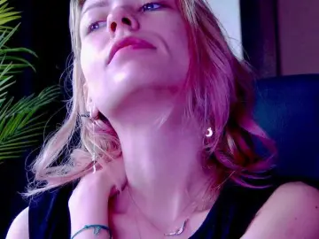 Karo131324  live sex cam