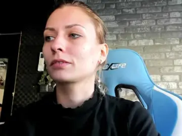 Karo131324  live sex cam