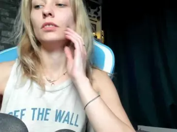 Karo131324  live sex cam