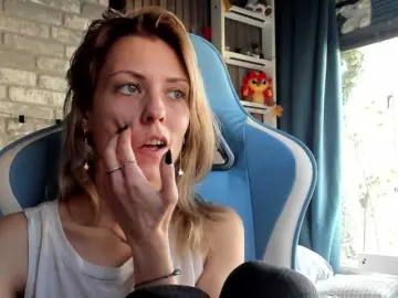 Karo131324  live sex cam