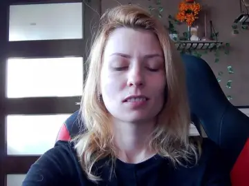 Karo131324  live sex cam