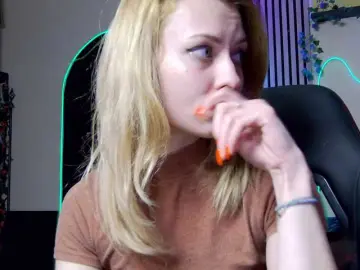 Karo131324  live sex cam