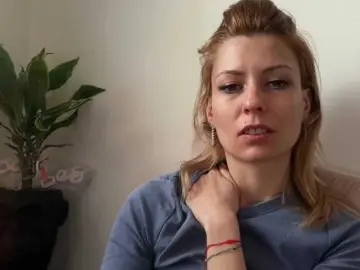 Karo131324  live sex cam