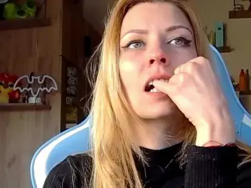 Karo131324  live sex cam