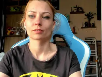 Karo131324  live sex cam