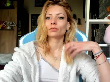 Karo131324  live sex cam