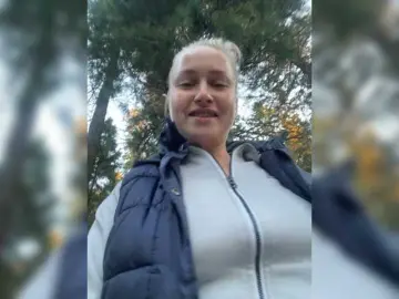 -Jolly-  live sex cam