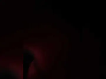 Daddysbitchgil  live sex cam