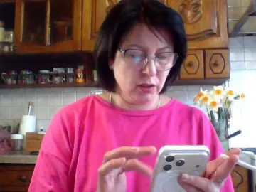 Fiona7  live sex cam