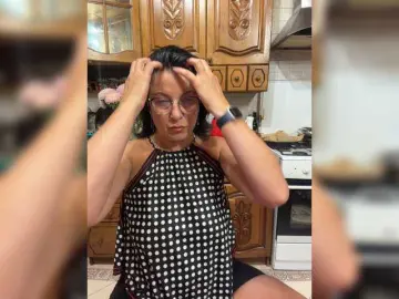 Fiona7  live sex cam