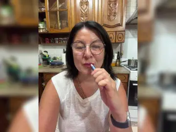 Fiona7  live sex cam