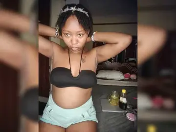 FreakyMaggie  live sex cam
