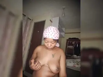 FreakyMaggie  live sex cam