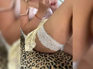 Lady-Dee  live sex cam