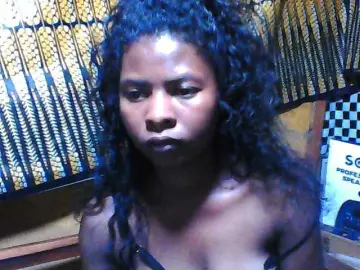 Luciafunnie  live sex cam