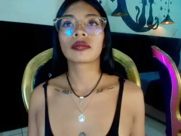 Yayiittha  live sex cam