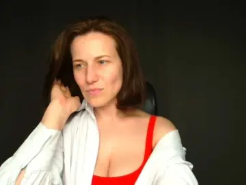 BellaKisss1  live sex cam
